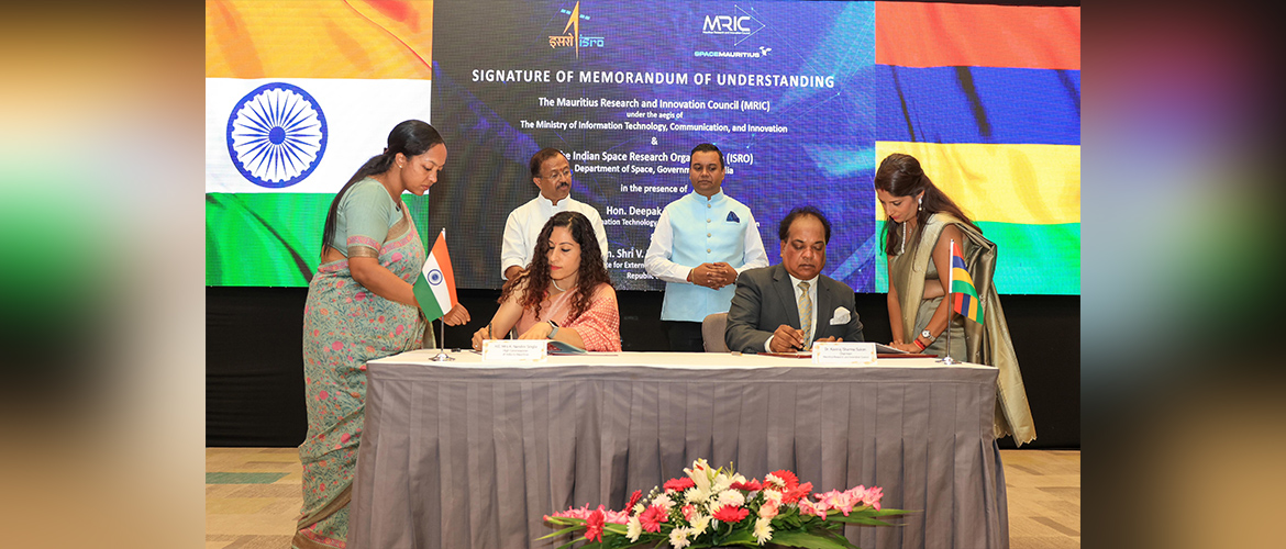  Visit of  MoS Shri. V. Muraleedharan to Mauritius (November 01-02, 2023)<br/>
With the IT Minister of Mauritius Hon. Darsanand Balgobin, signing of an MoU between ISRO & Mauritius Research & Innovation Council for jointly developing a satellite
